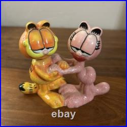 Vintage Garfield And Arlene Ceramic Bobble head Vintage Garfield And Arlene Ceramic Bobble head