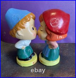 Vintage Kissing Bobblehead Kiss Me Holland/Dutch Girl & Boy Made In Japan 5 Vintage Kissing Bobblehead Kiss Me Holland/Dutch Girl & Boy Made In Japan 5