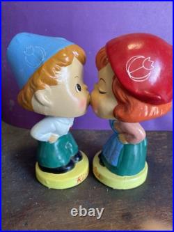 Vintage Kissing Bobblehead Kiss Me Holland/Dutch Girl & Boy Made In Japan 5 Vintage Kissing Bobblehead Kiss Me Holland/Dutch Girl & Boy Made In Japan 5