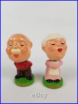 Vintage Let's Kiss Bobble Heads Kissing Lips Wales Grandma And Grandpa Rare