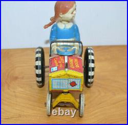 Vintage MARX QUEEN OF THE CAMPUS Tin Litho Car Bobble Head 1940's Antique Toy