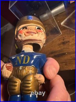 Vintage Notre Dame Round Gold Base BOBBLEHEAD 1967 NCAA Nodder Fighting Irish