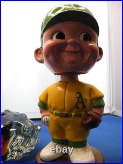 Vintage Oakland A's Bobble head gold base VERY GOOD condition(1967)