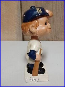 Vintage Original 1960's New York Yankees White Base Bobblehead Nodder Elbows Out