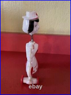 Vintage Rosbro/tico Toys Hard Plastic Valentine Bobble-head Girl On Wheels Vintage Rosbro/tico Toys Hard Plastic Valentine Bobble-head Girl On Wheels