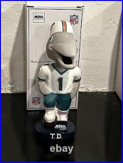 Vintage T. D. Miami Dolphins Mascot MBNA SGA Bobblehead In Original Box Vintage T. D. Miami Dolphins Mascot MBNA SGA Bobblehead In Original Box