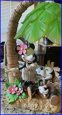 Vtg Mickey and Minnie Mouse Hawaiian Island Palm Tree Table Lamp Bobble head