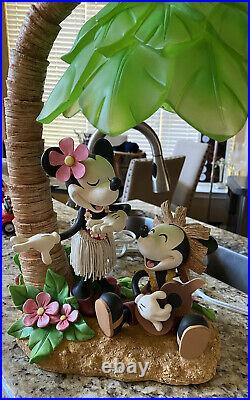 Vtg Mickey and Minnie Mouse Hawaiian Island Palm Tree Table Lamp Bobble head